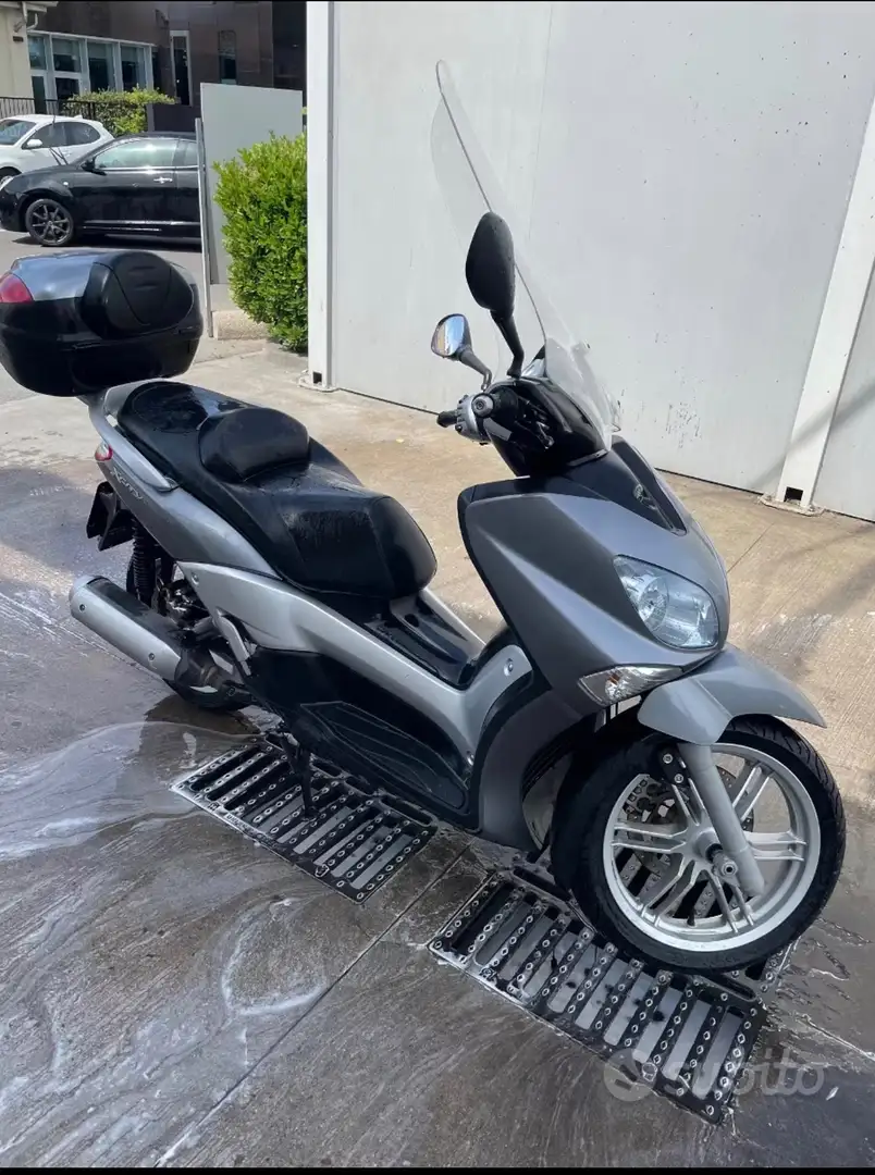 Yamaha X-City 250 Plateado - 2