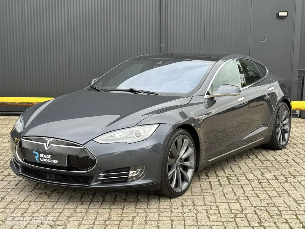 Tesla Model S 2016 из Европы — купить под ключ