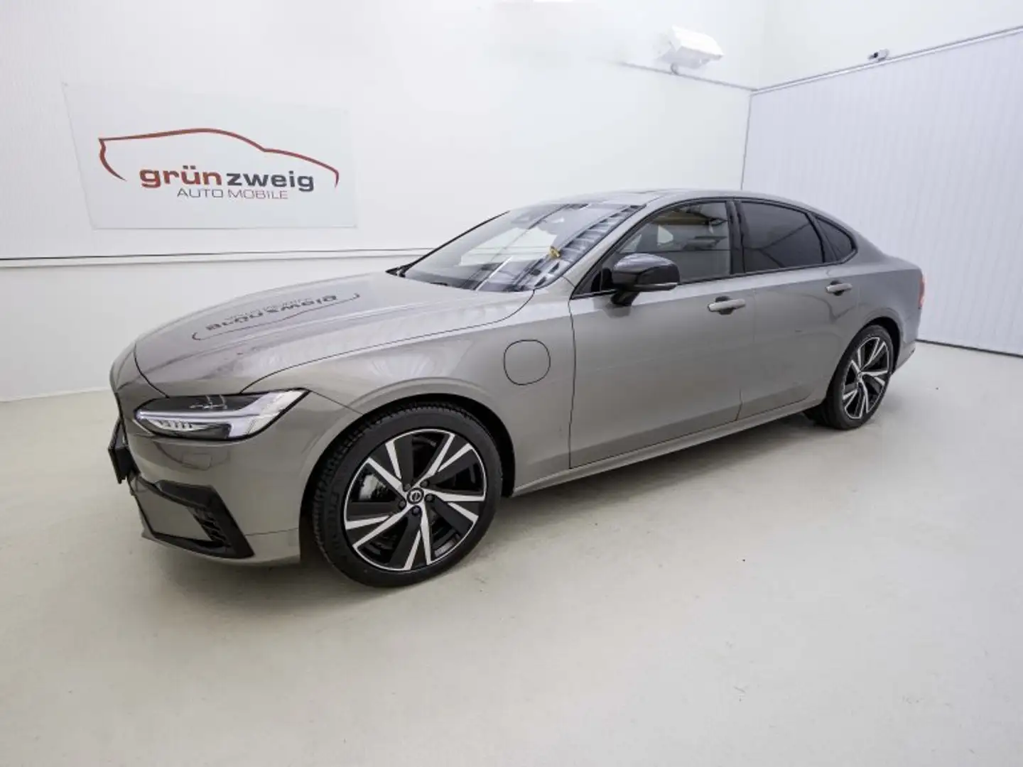 Volvo S90 T8 AWD Recharge PHEV R-Design Grau - 1
