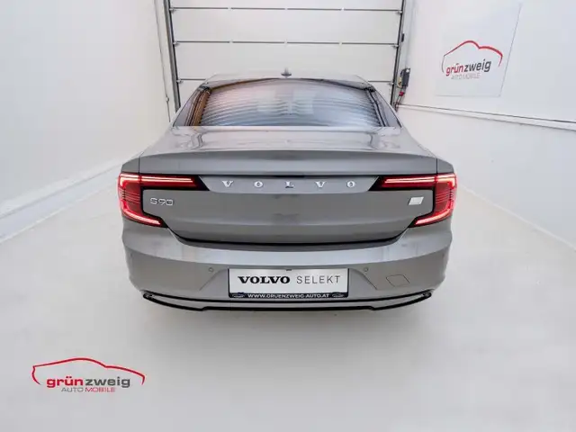 Volvo S90 T8 AWD Recharge PHEV R-Design Ansicht 5