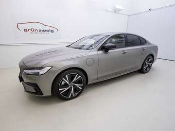 T8 AWD Recharge PHEV R-Design