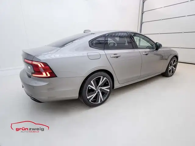 Volvo S90 T8 AWD Recharge PHEV R-Design Ansicht 4