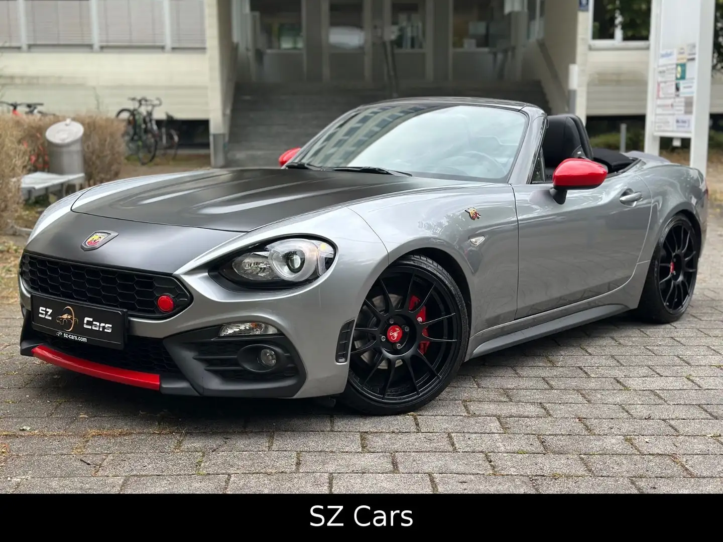 Abarth 124 Spider *BOSE*RECORD MONZA*BREMBO Grau - 1