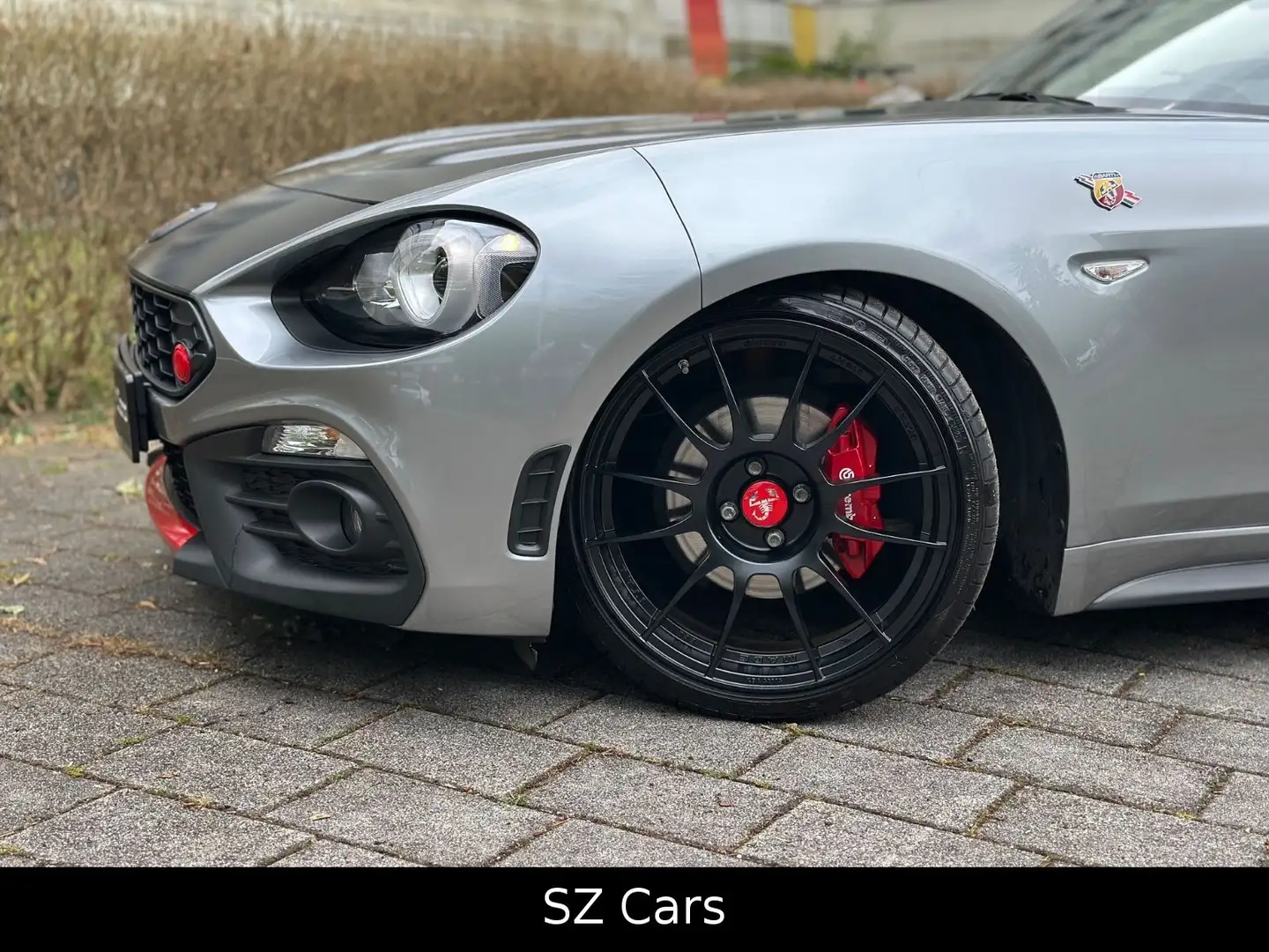 Abarth 124 Spider *BOSE*RECORD MONZA*BREMBO Grau - 2