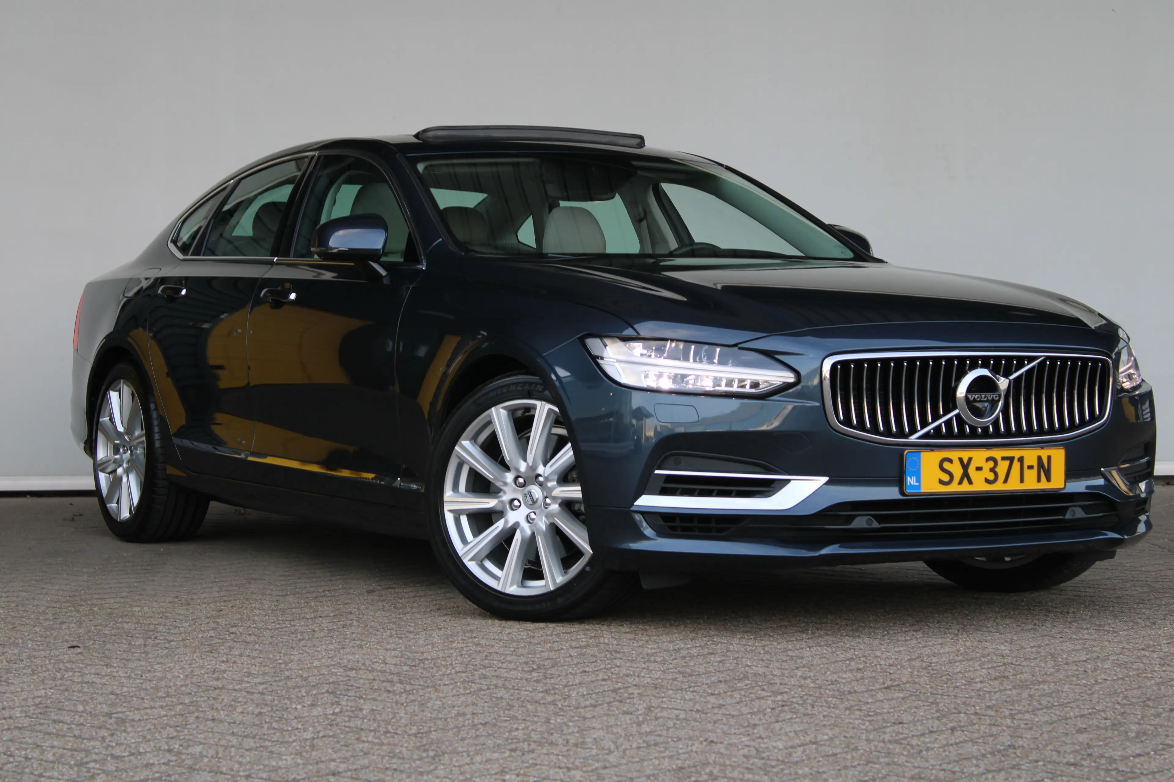 Volvo S90 2.0 T8 AWD Inscription | 360°-camera | Achterbank — photo 4