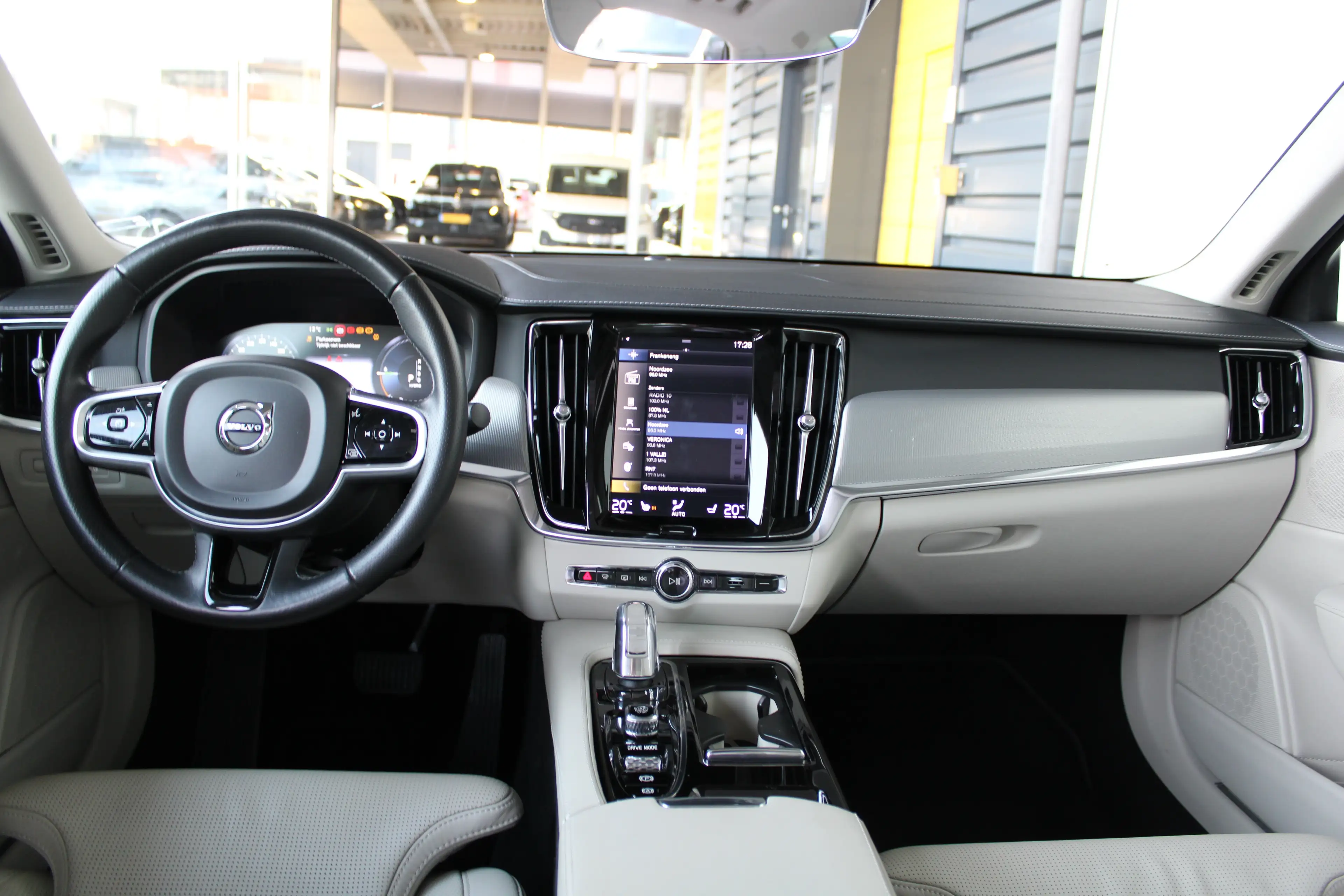 Volvo S90 2.0 T8 AWD Inscription | 360°-camera | Achterbank — photo 15