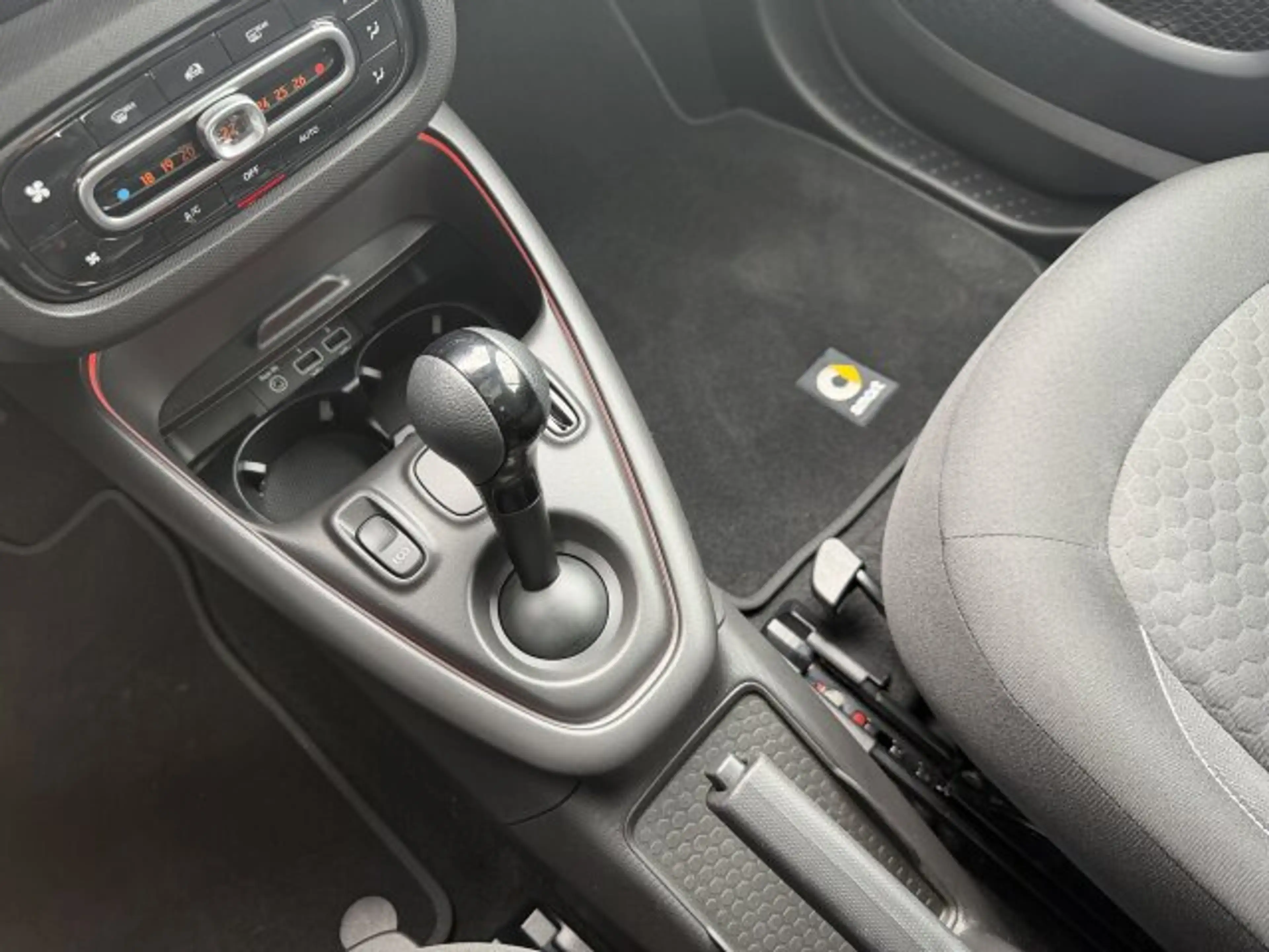 smart forTwo smart EQ fortwo Exclusive LED Kamera Panorama... — photo 14