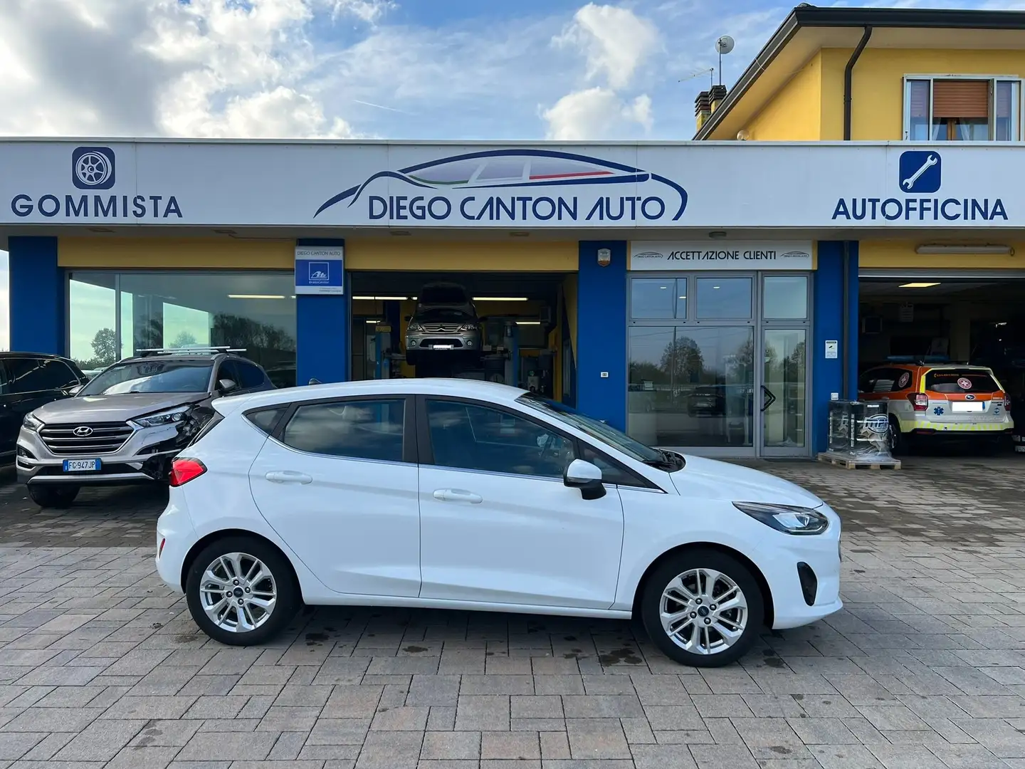 Ford Fiesta VII 2022 5p 5p 1.1 Titanium Gpl 75cv Bianco - 1
