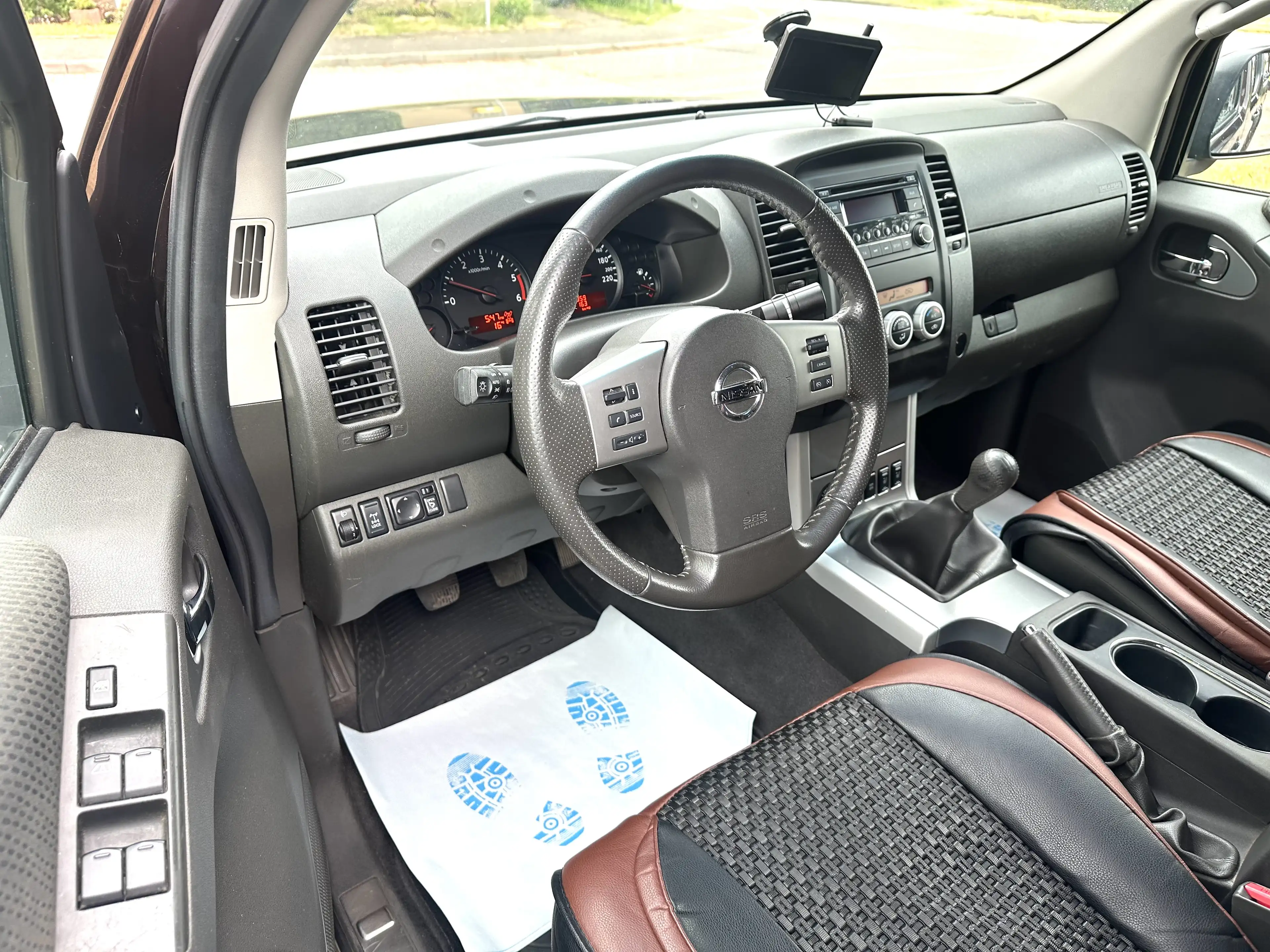 Nissan Navara Pickup Double Cab LE 4x4 1.HAND|HU NEU — photo 10