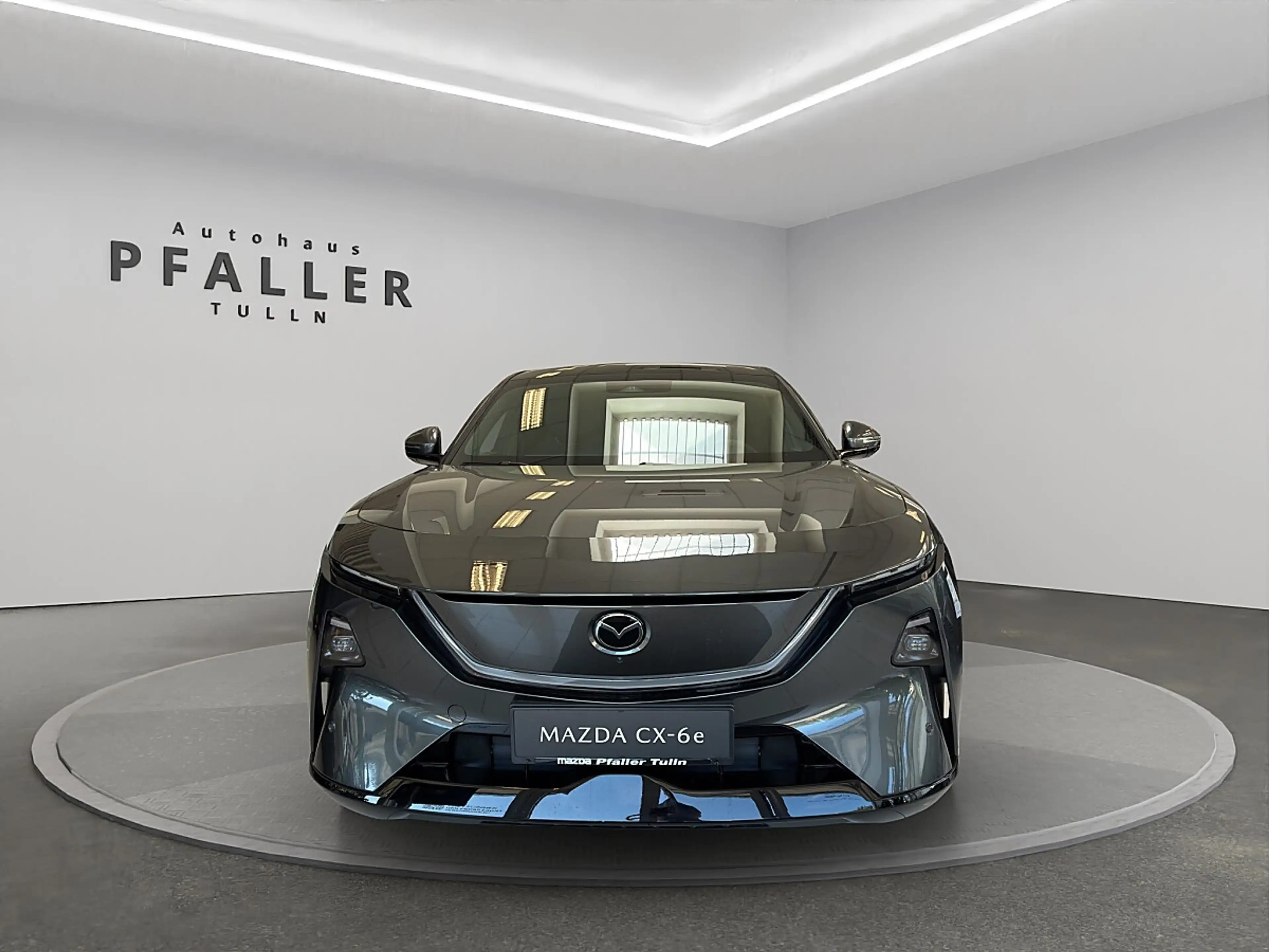 Mazda CX-6e Mazda CX-6e 78kWh Takumi — photo 2