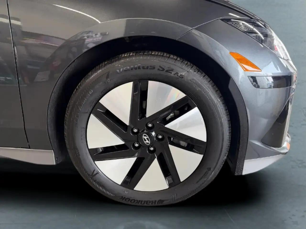 Hyundai IONIQ 6 снимка Hyundai IONIQ 6