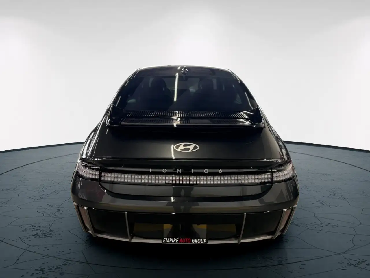 Hyundai IONIQ 6 снимка Hyundai IONIQ 6