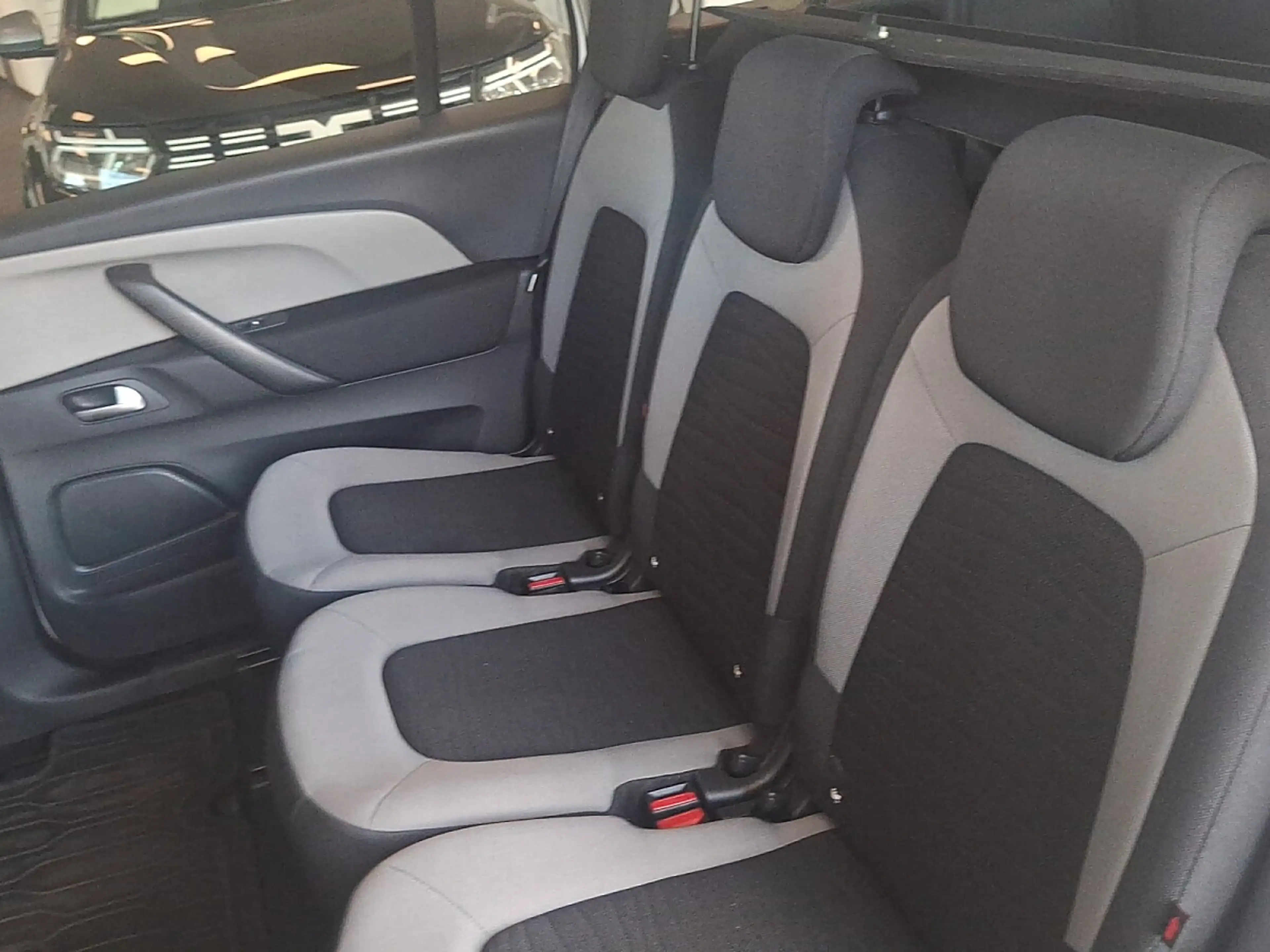 Citroen Grand C4 Picasso BlueHDi 120 S&S 6-Gang Intensive — photo 9