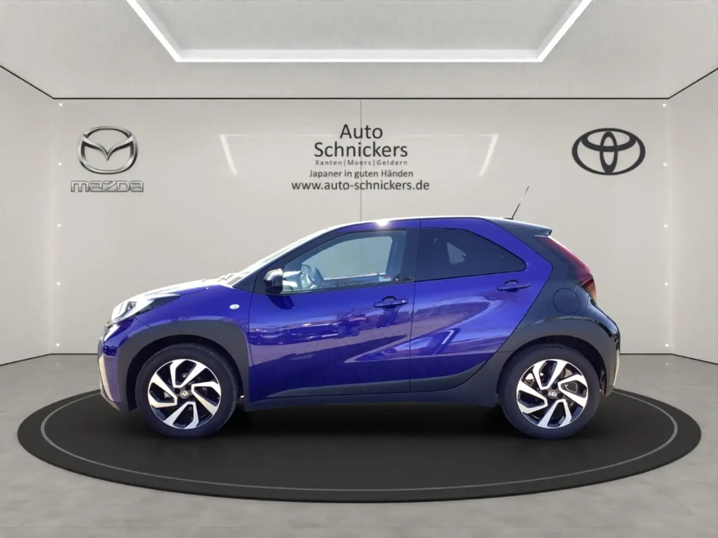 Toyota Aygo X TEAM DEUTSCHLAND+CARPLAY+SHZ+KAMERA Modrá - 2