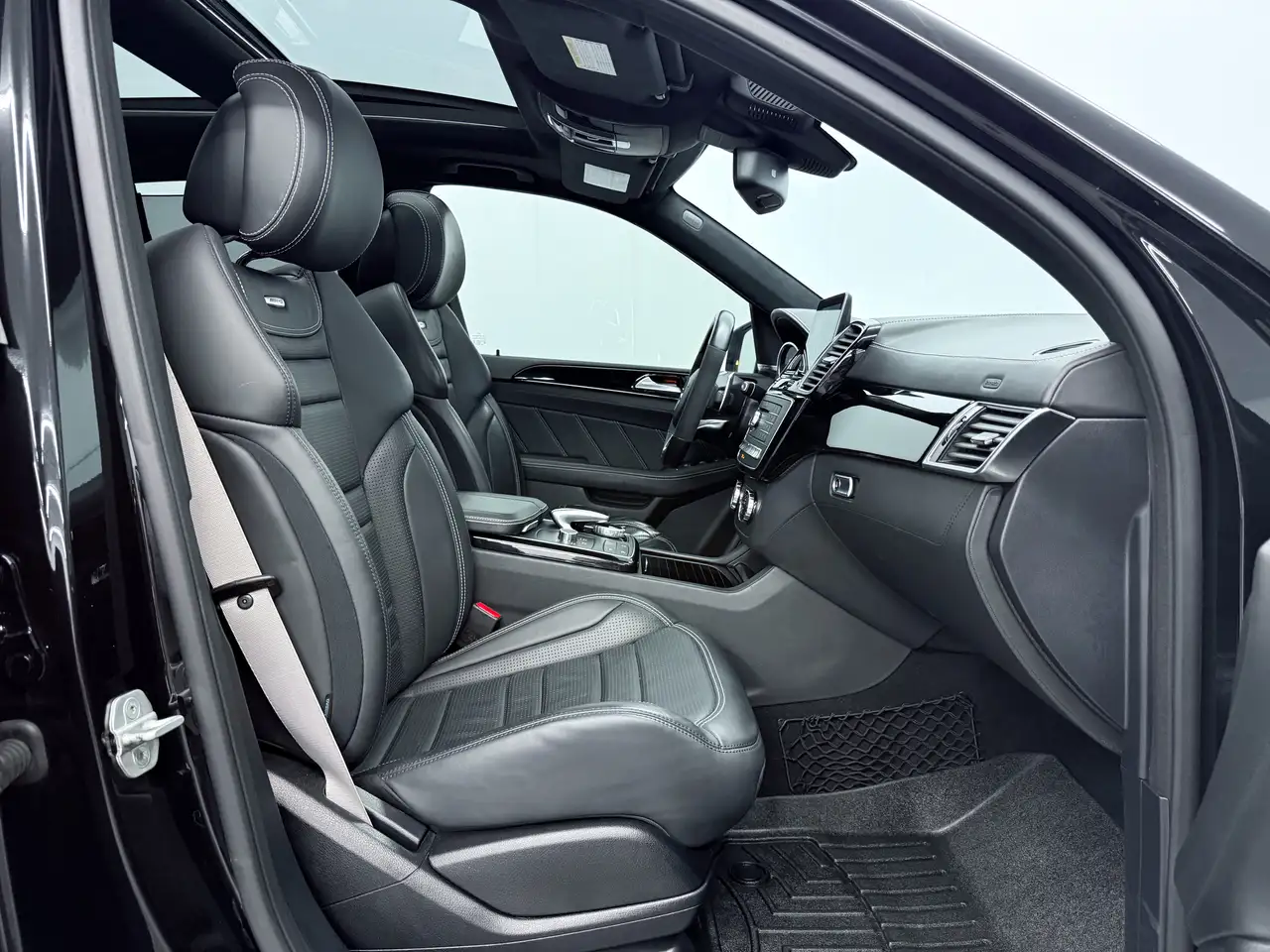 Mercedes-Benz GLE снимка Mercedes-Benz GLE