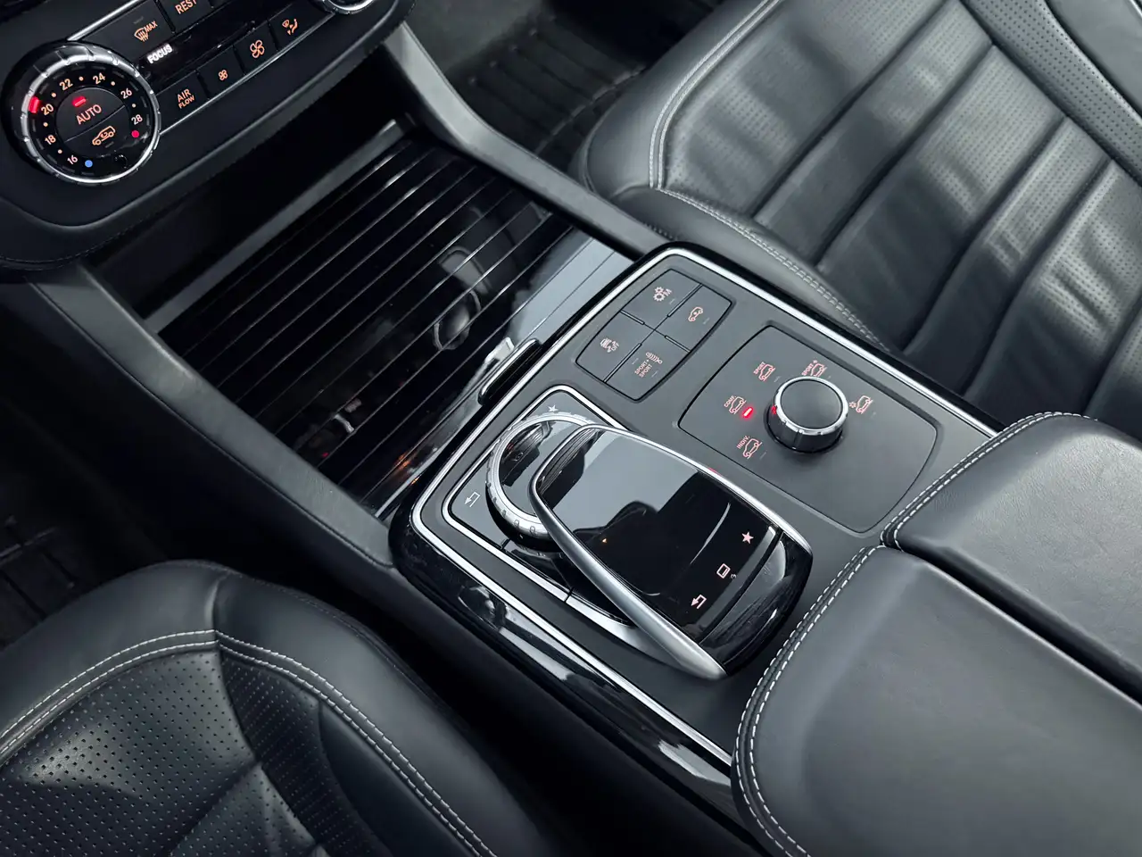 Mercedes-Benz GLE снимка Mercedes-Benz GLE
