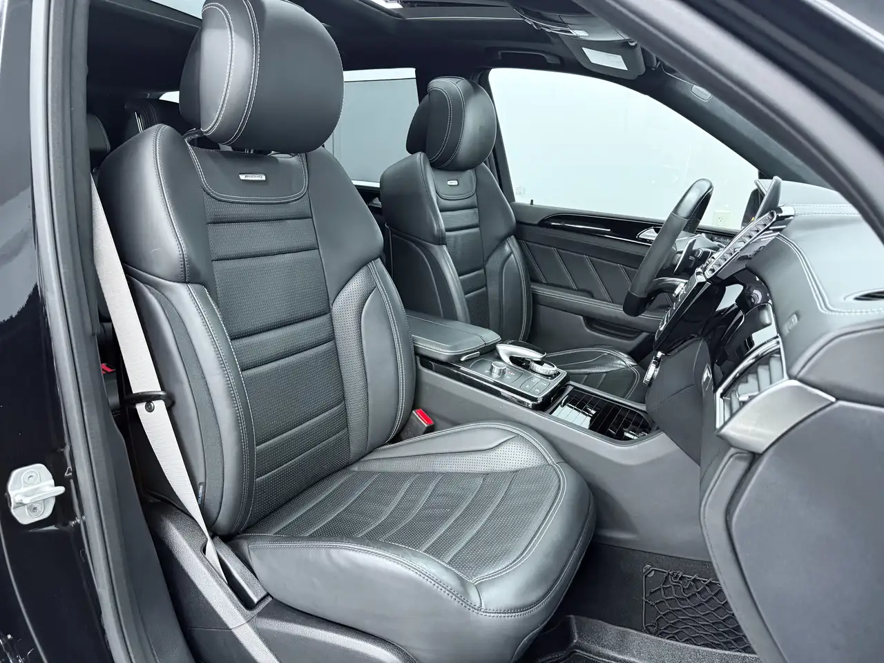 Mercedes-Benz GLE снимка Mercedes-Benz GLE