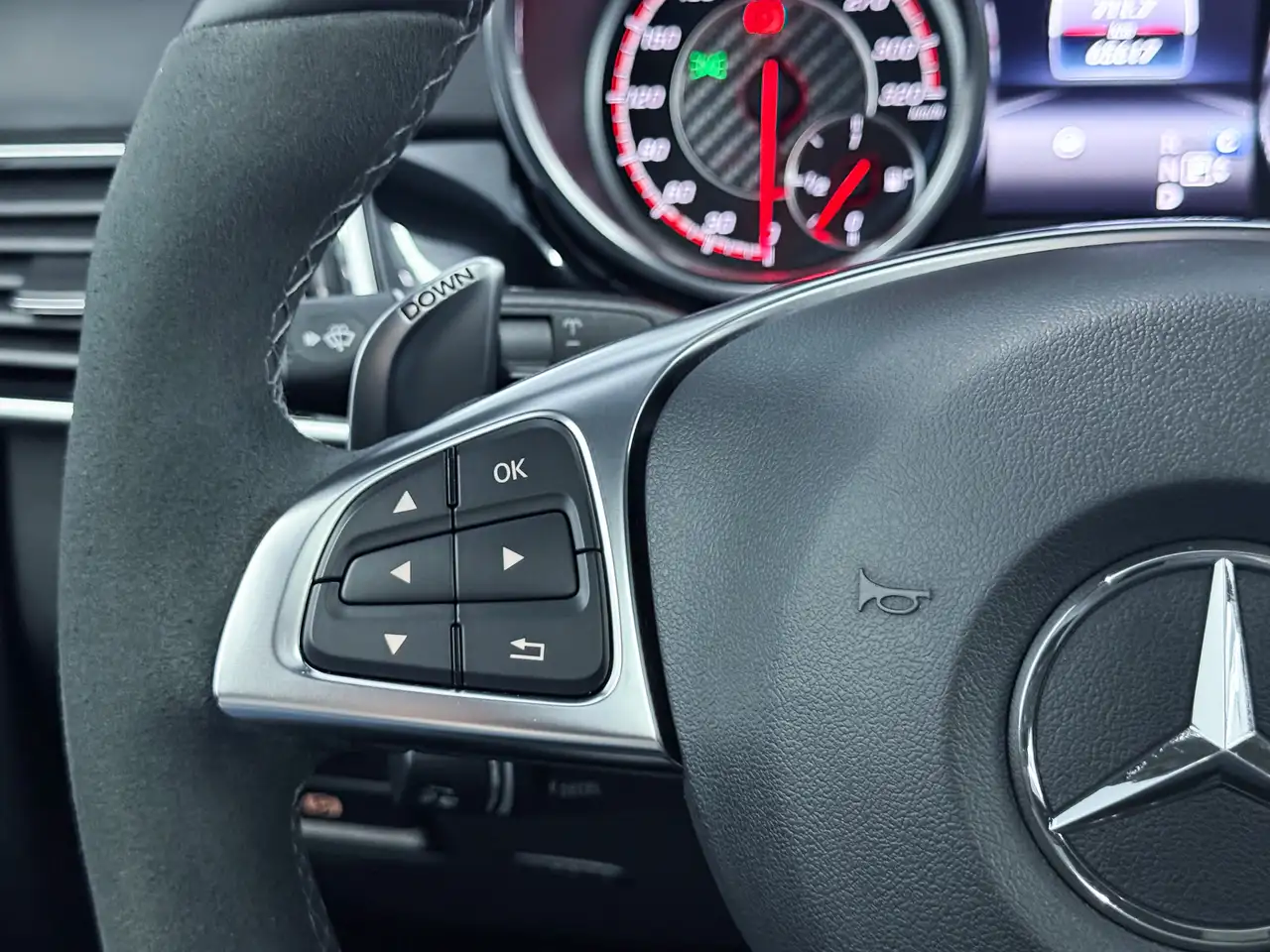 Mercedes-Benz GLE снимка Mercedes-Benz GLE