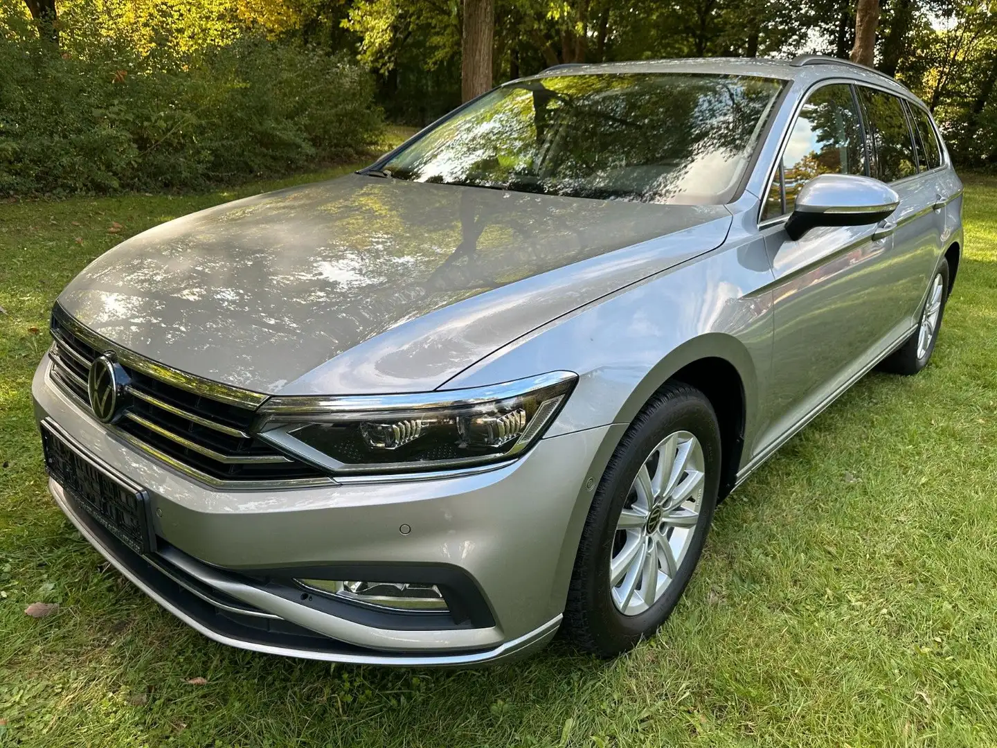 Volkswagen Passat Variant Business 1 HAND/NAVI/8 FACH Argent - 1