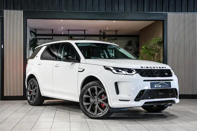 Land Rover Discovery Sport view 4
