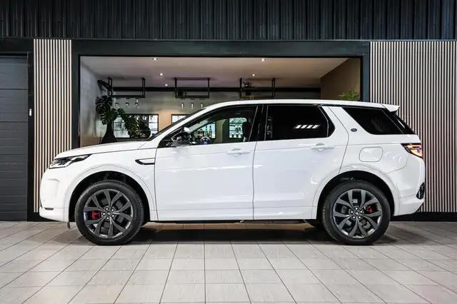Land Rover Discovery Sport view 8