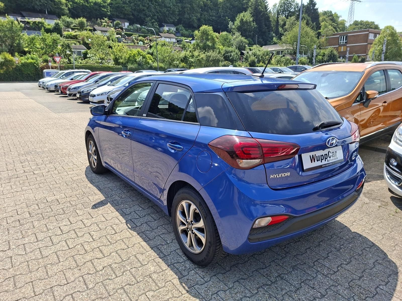 Hyundai i20 Advantage KAMERA*KLIMA*TEMP*SHZ*LH*PDC*ALU* — photo 2