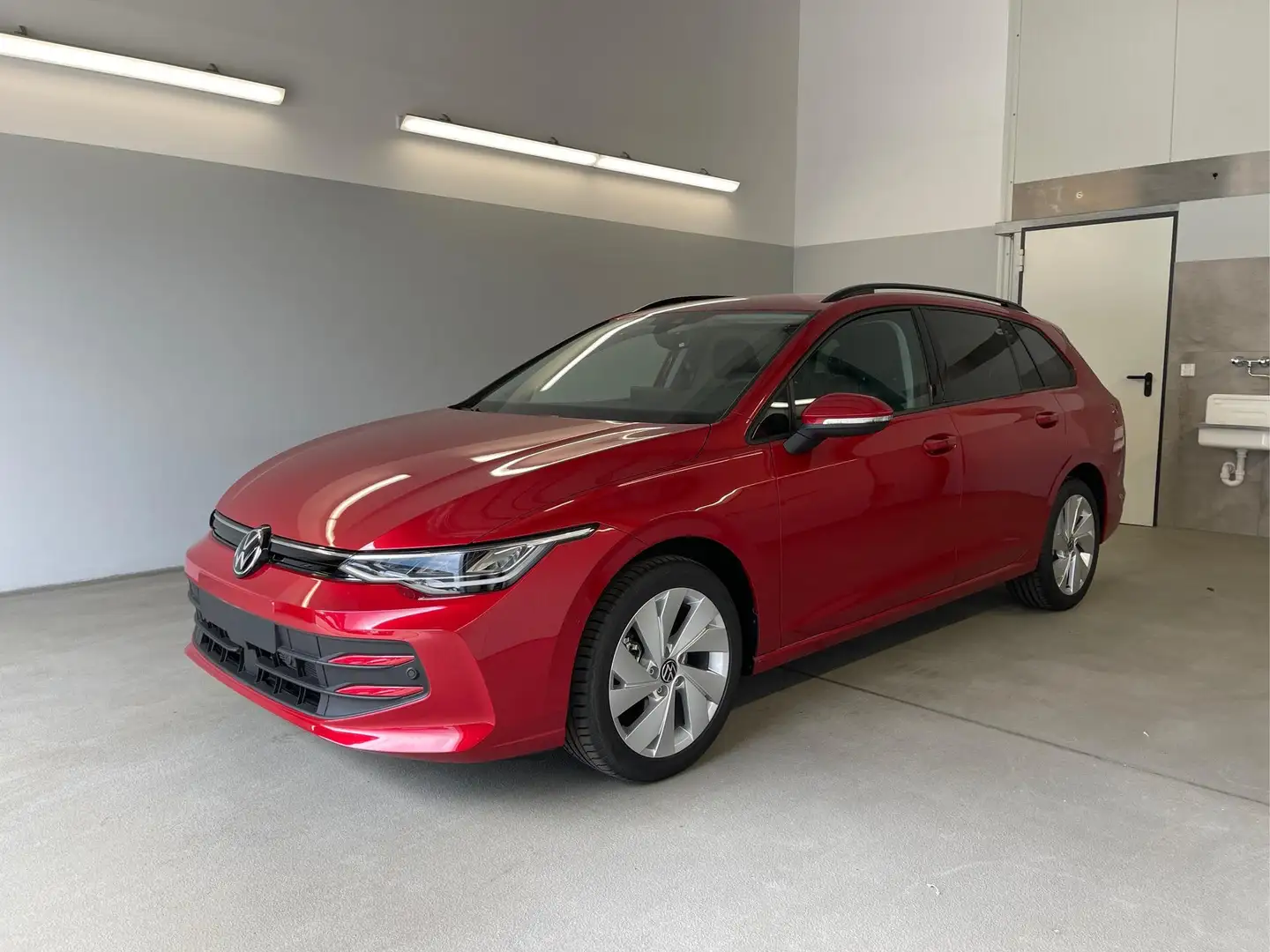 Volkswagen Golf Variant Facelift Life 150PS DSG AHK+Kessy+Navi 1.5 eTSI... Rot - 1