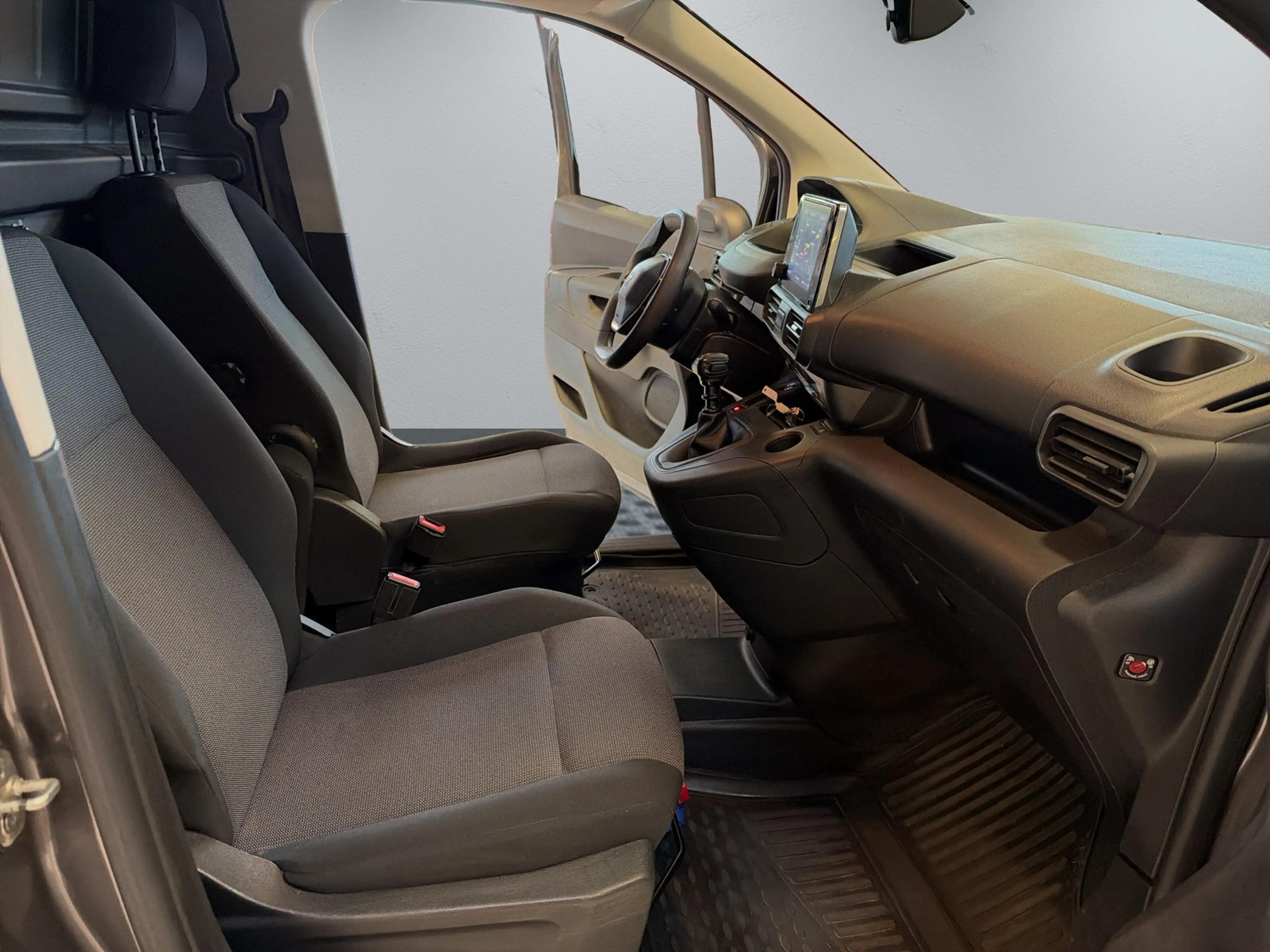 Peugeot Partner L1- Kamera-AHK-TÜV NEU — photo 12