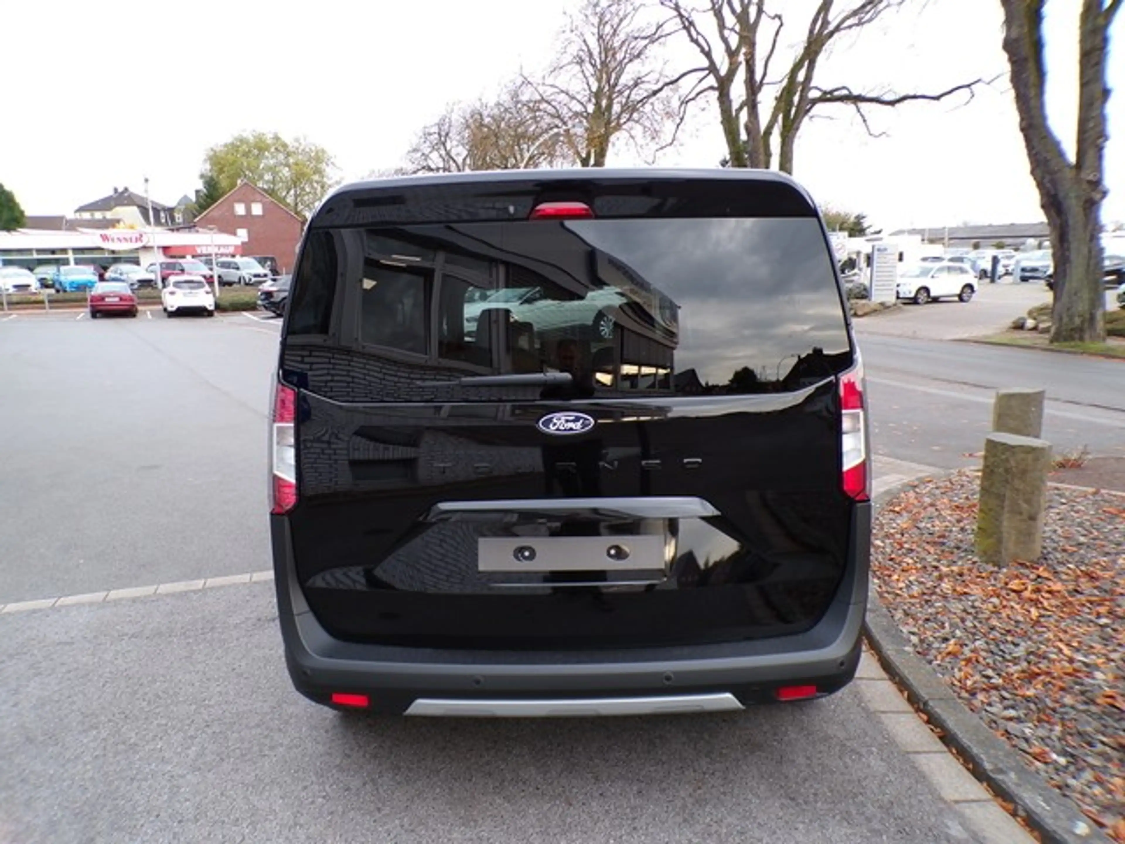 Ford Tourneo Courier Active Automatik / FGS 5 Jahre / Winterpaket — photo 5