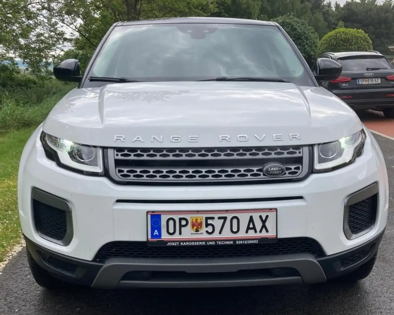 Land Rover Range Rover Evoque Pure 2,0 TD4 e-Capability Weiß - 2