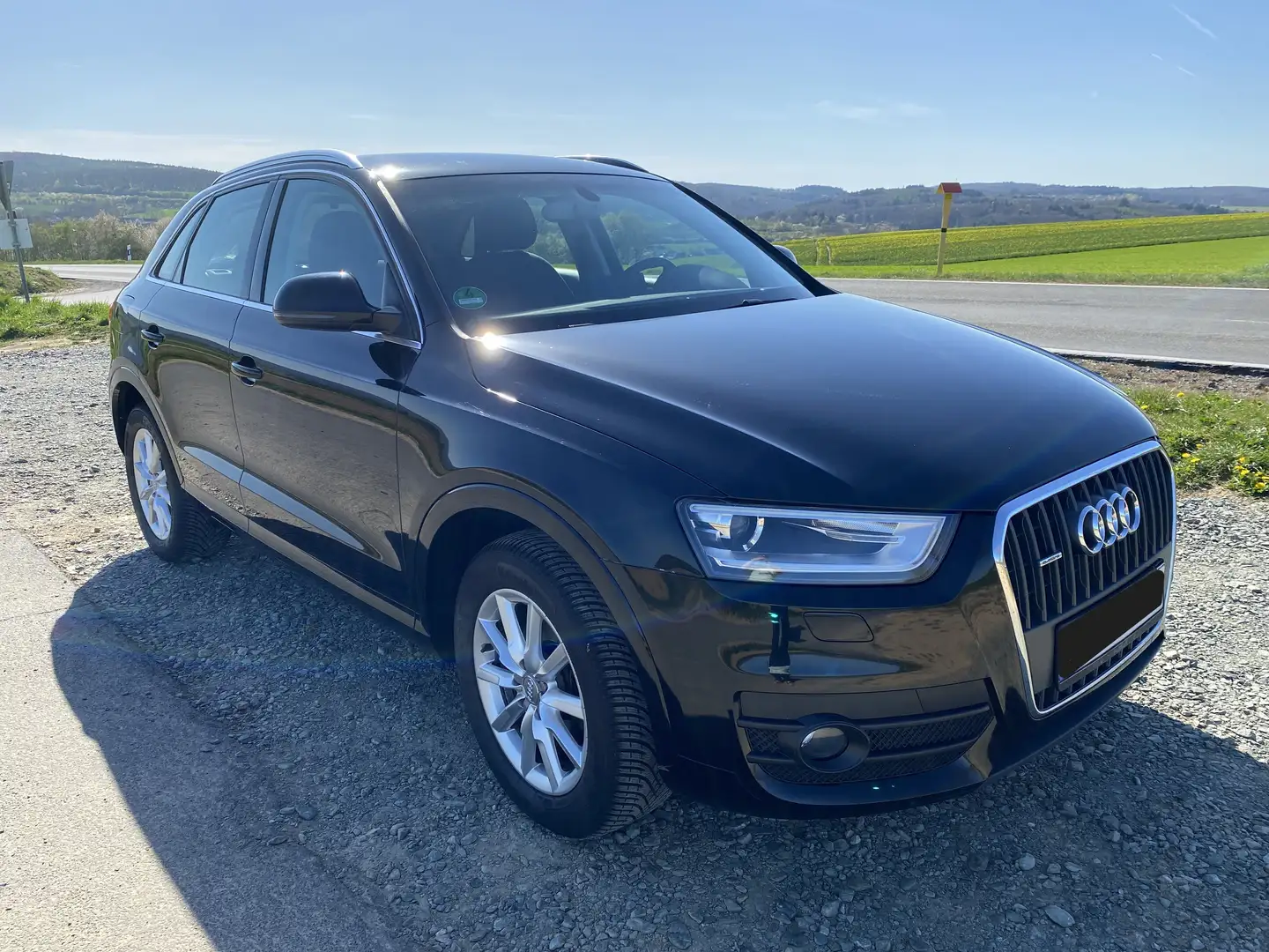 Audi Q3 Q3 2.0 TDI quattro S tronic Černá - 2