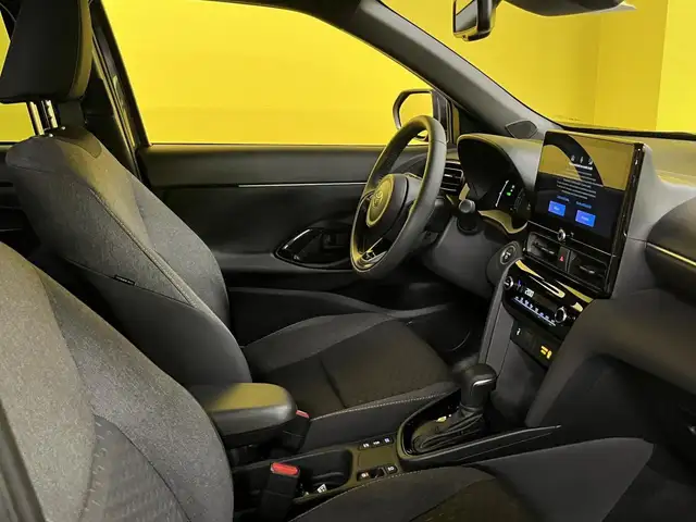 Toyota Yaris Cross view 12
