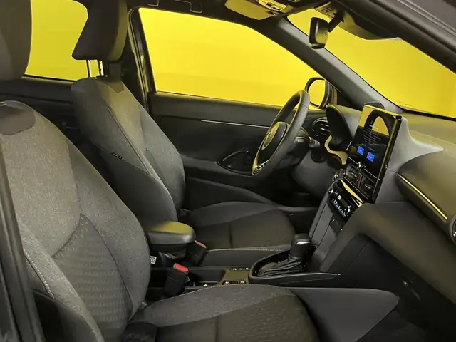 Toyota Yaris Cross view 11
