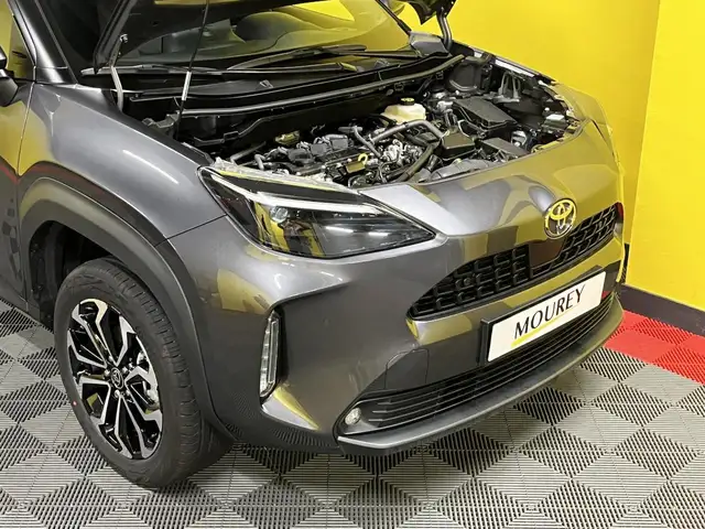 Toyota Yaris Cross view 3