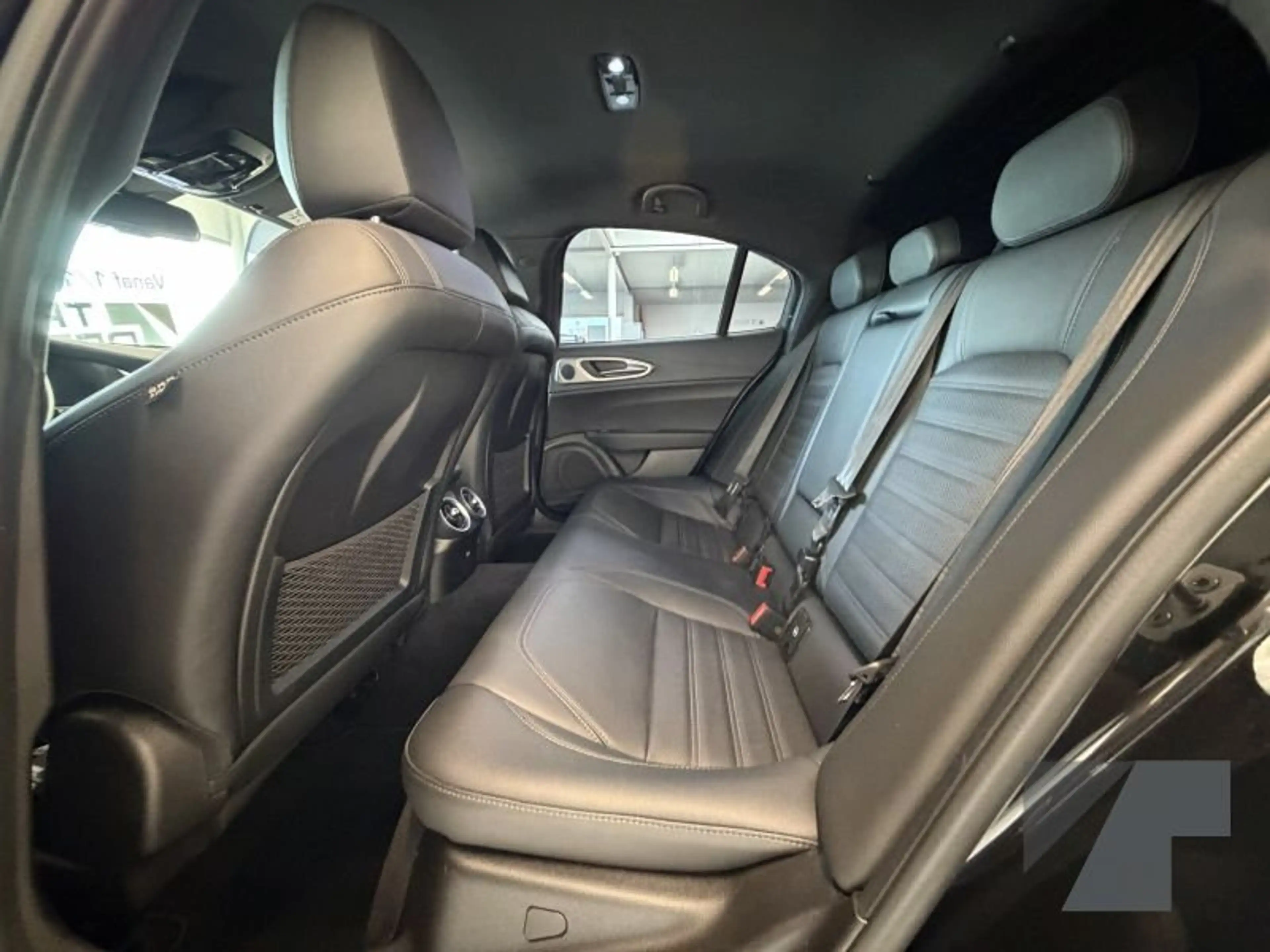 Alfa Romeo Giulia Veloce Q4 — photo 11