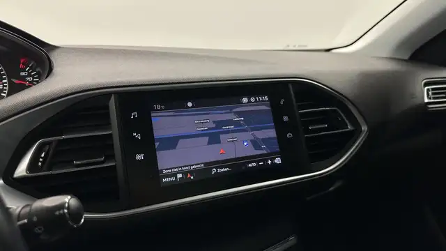 Peugeot 308 view 7