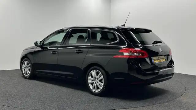 Peugeot 308 view 10