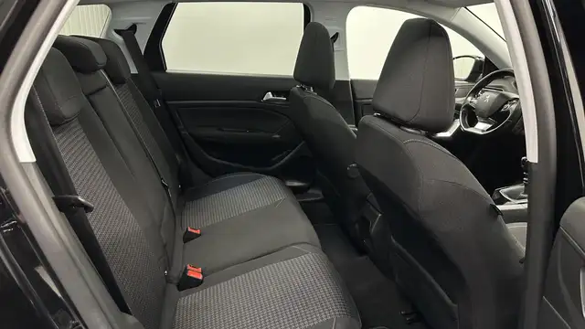 Peugeot 308 view 5
