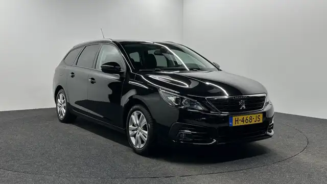 Peugeot 308 view 9