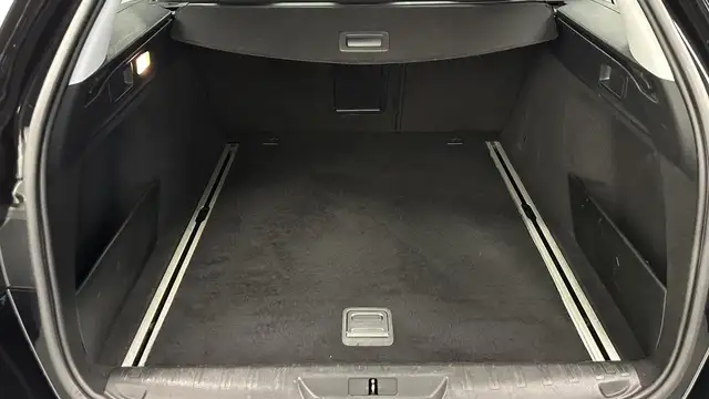 Peugeot 308 view 6