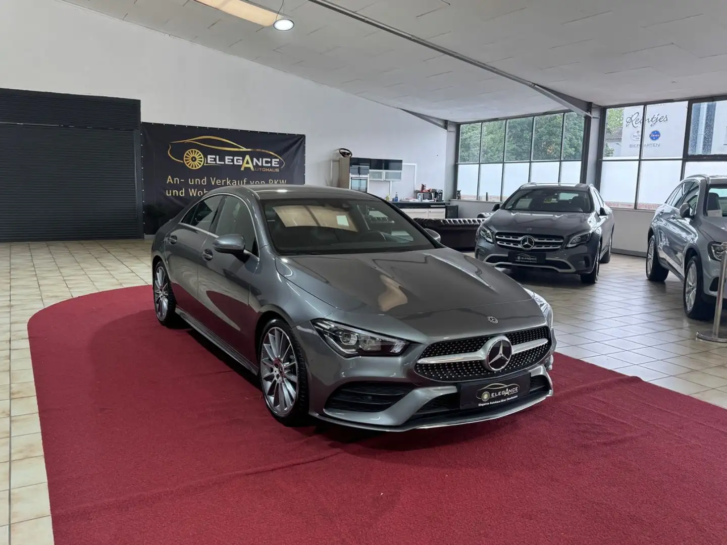 Mercedes-Benz CLA 220 AMG Line Серый - 1