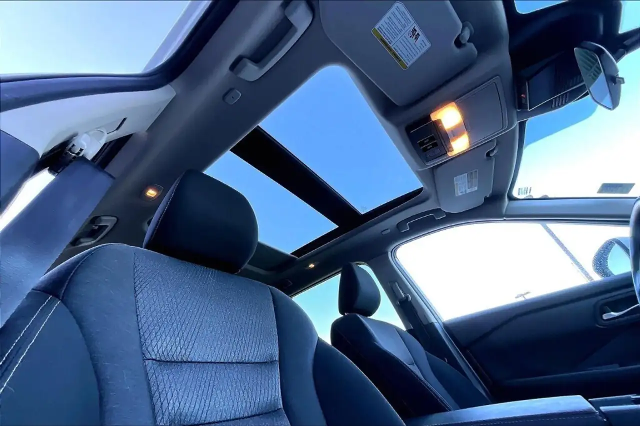 Nissan Rogue снимка Nissan Rogue