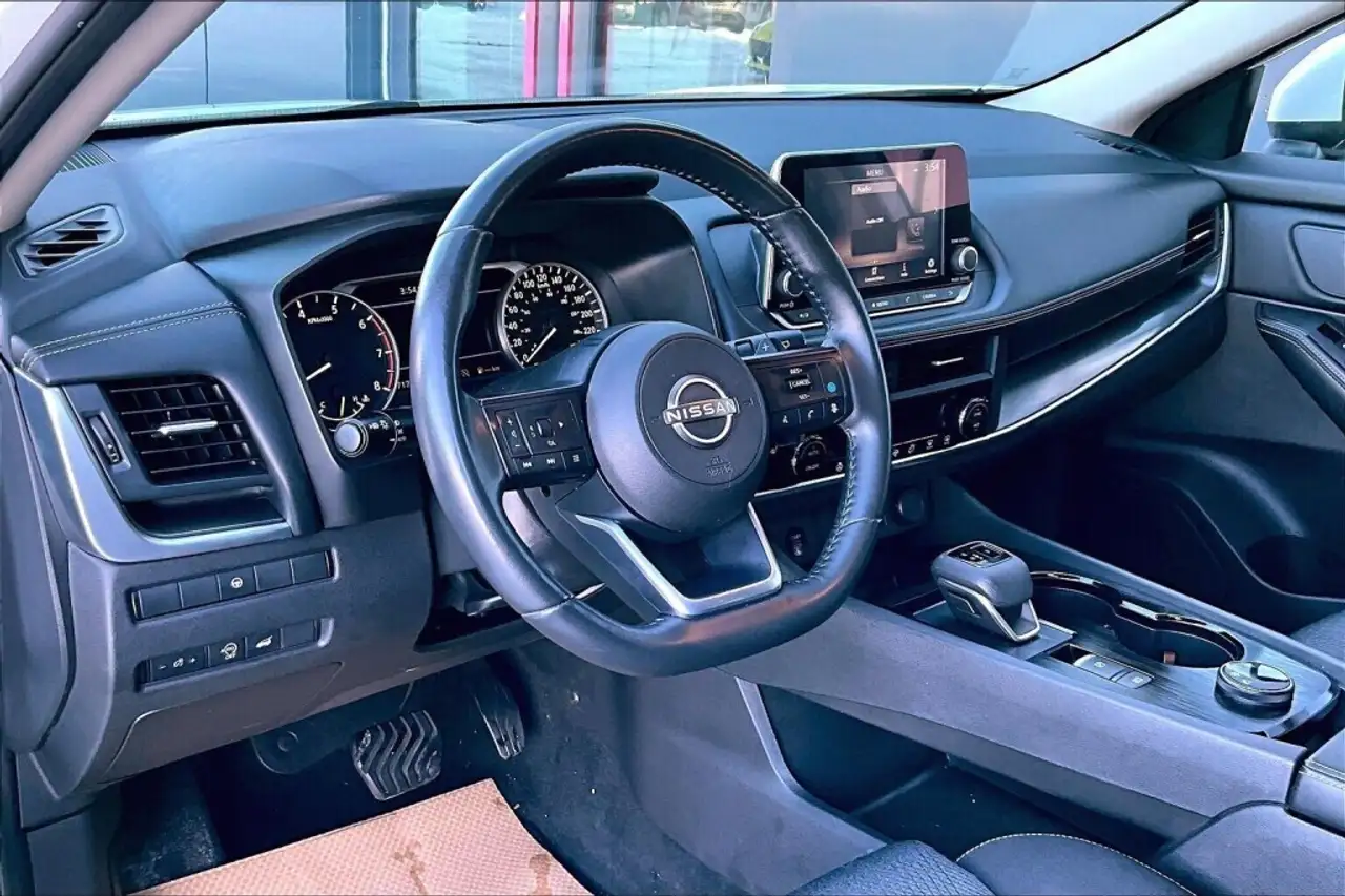 Nissan Rogue снимка Nissan Rogue