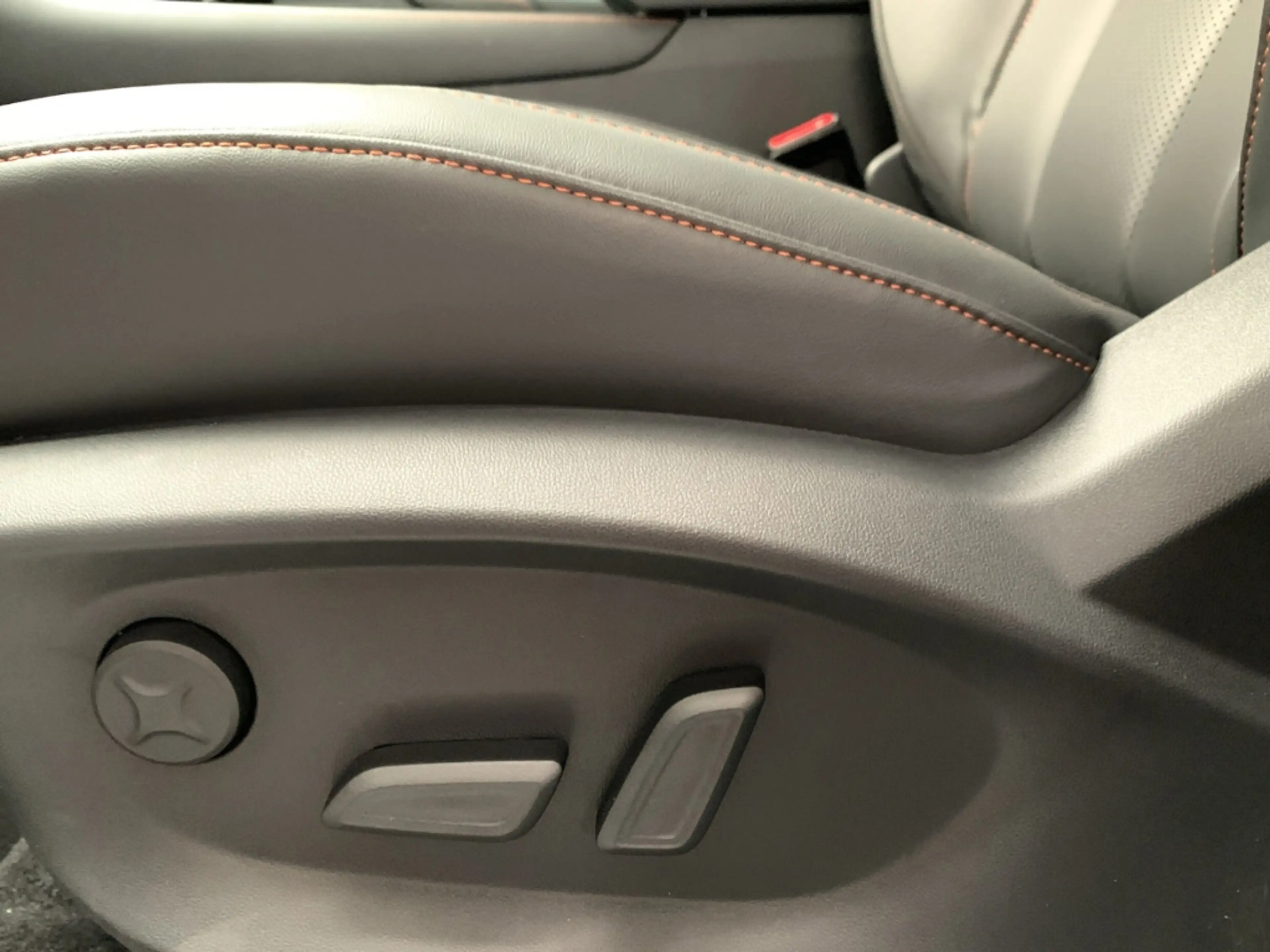 MG EHS Luxury MY25.5 *SHZ* *360 Kamera* *I-Smart* — photo 14