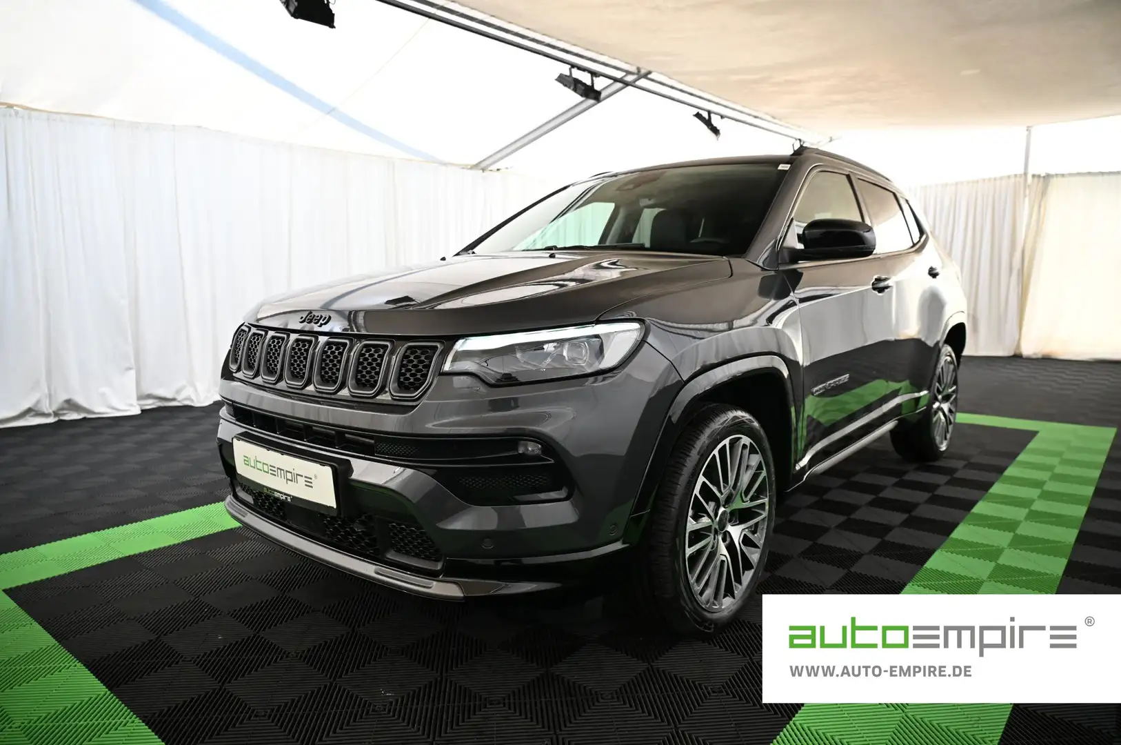 Jeep Compass 1.5 e-Hybrid DTC-7 Summit LED/ACC/LEDER/19 Grau - 1