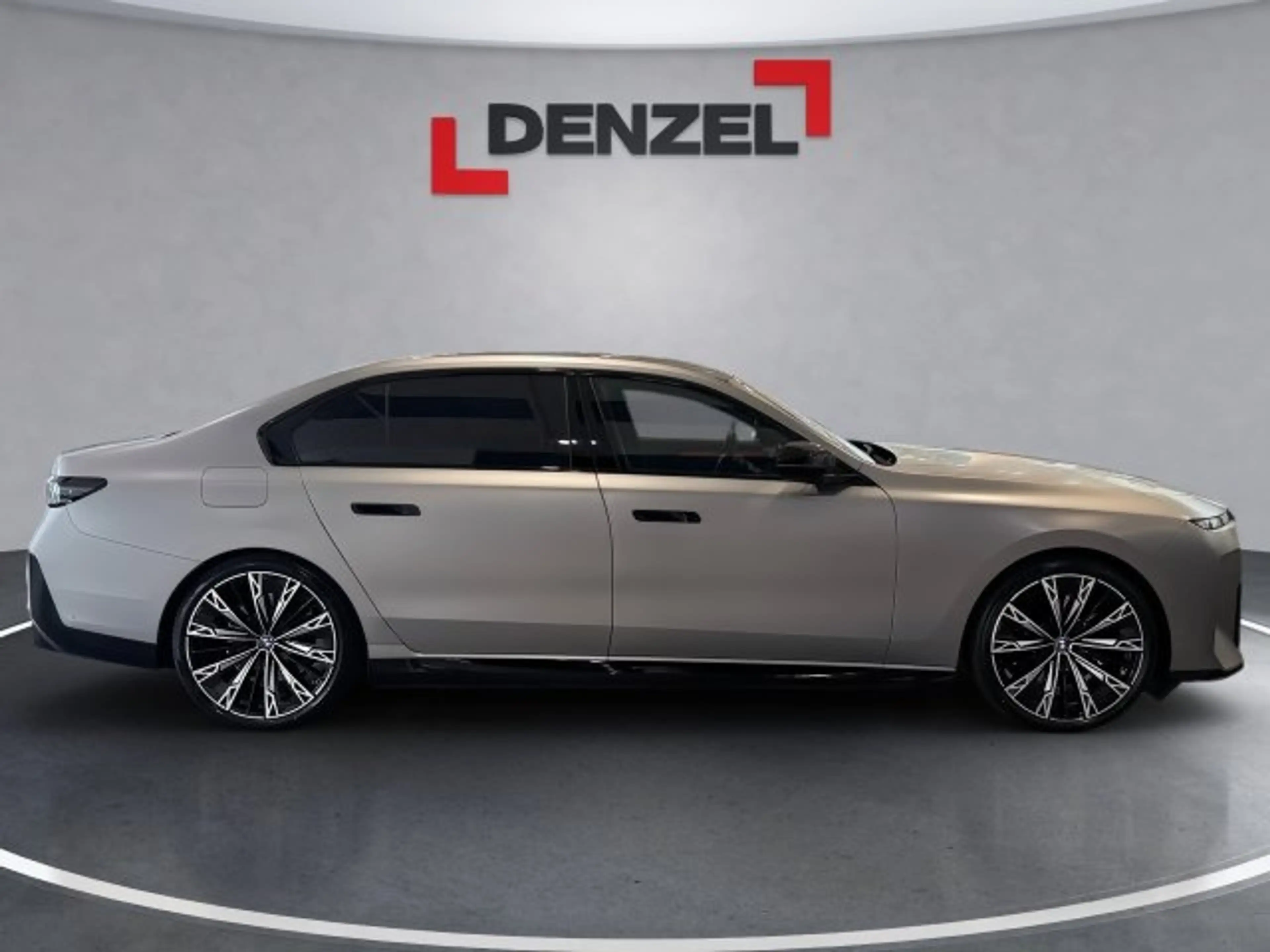 BMW i7 60 xDrive Limousine — photo 5