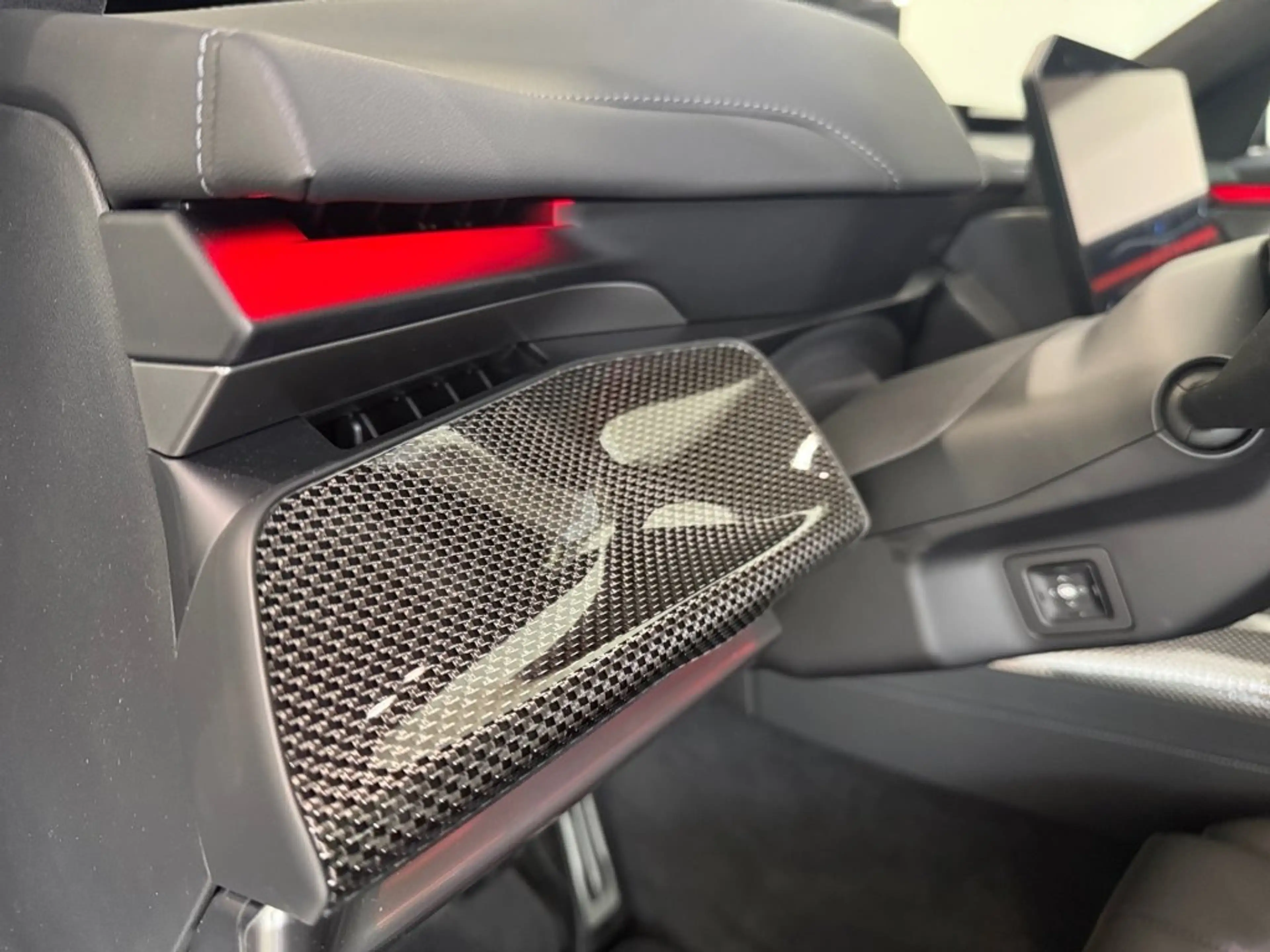 BMW i7 60 xDrive Limousine — photo 15