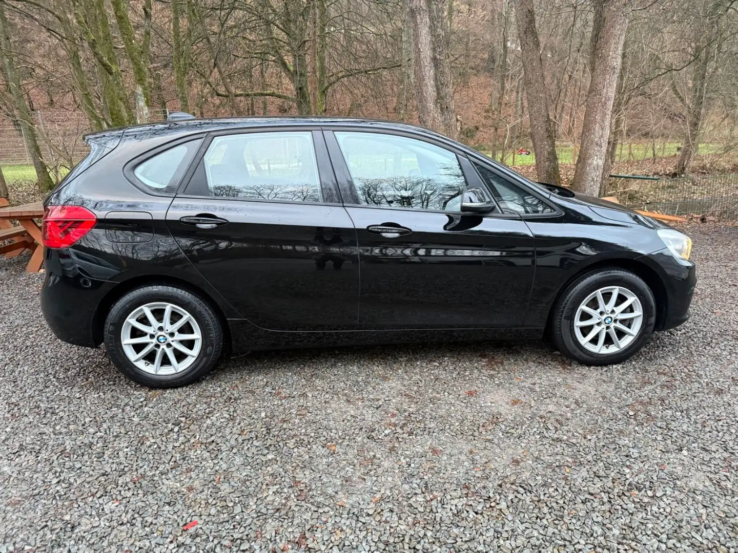 BMW 218 2 Active Tourer 218 i Advantage Schwarz - 2