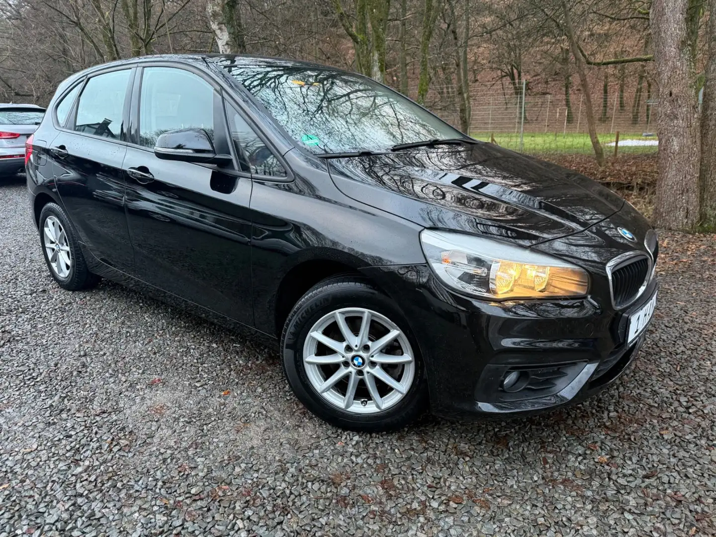 BMW 218 2 Active Tourer 218 i Advantage Schwarz - 1