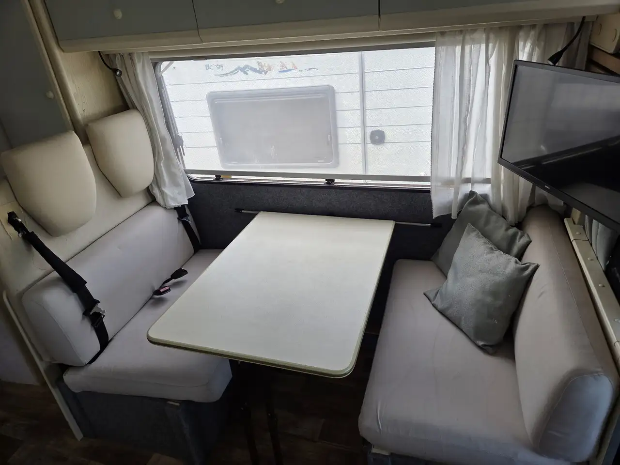 Fiat ducato camper, met zonnepanelen en dakairco, foto 10